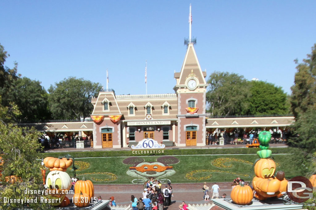 A closer look at the Halloween Floral Mickey