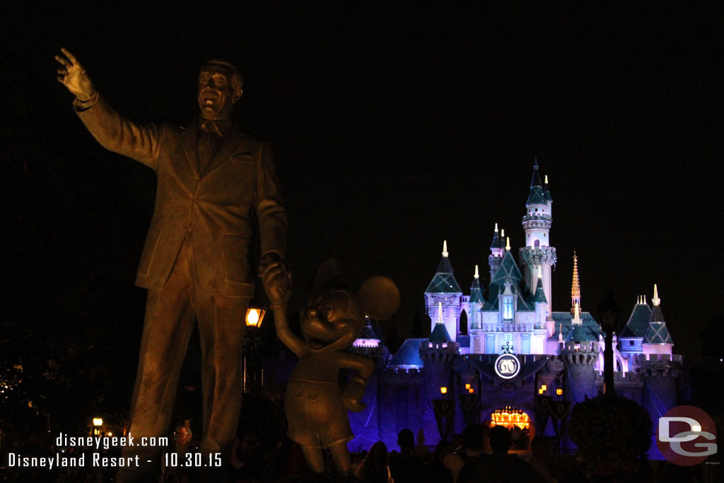 Passing through the hub.. Walt, Mickey and Sleeping Beauty Castle.