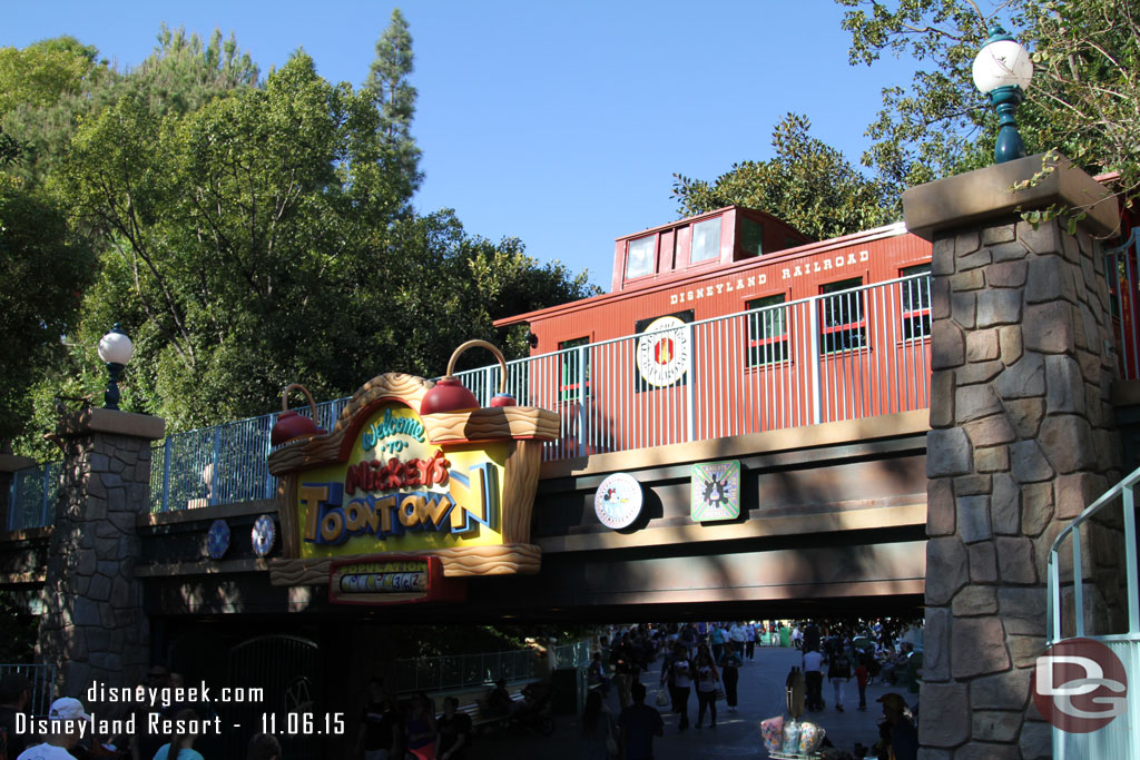 Heading into Toontown where Halloween is now all gone.