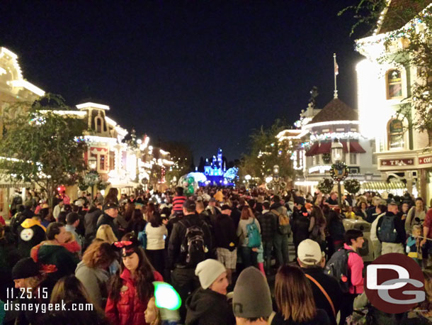 Ready for the first Disneyland Forever showing of the evening.  It started at 6:30pm