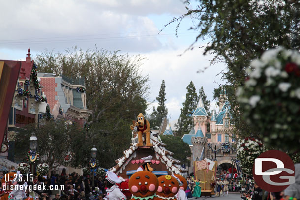 I paused to let the crowd go and watched some of the parade.