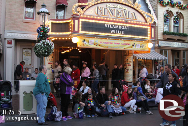 About an hour before Paint the Night.  The curb seating was gone but still plenty of space in the 2nd and 3rd rows.