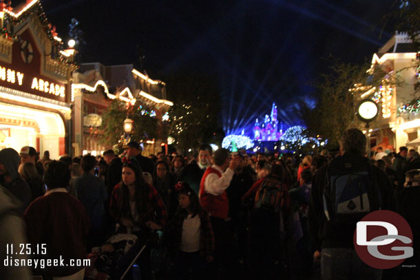 After the show 2/3 to 3/4 of the street was used for guests exiting.  A small portion on the right for those of us heading back into the park.