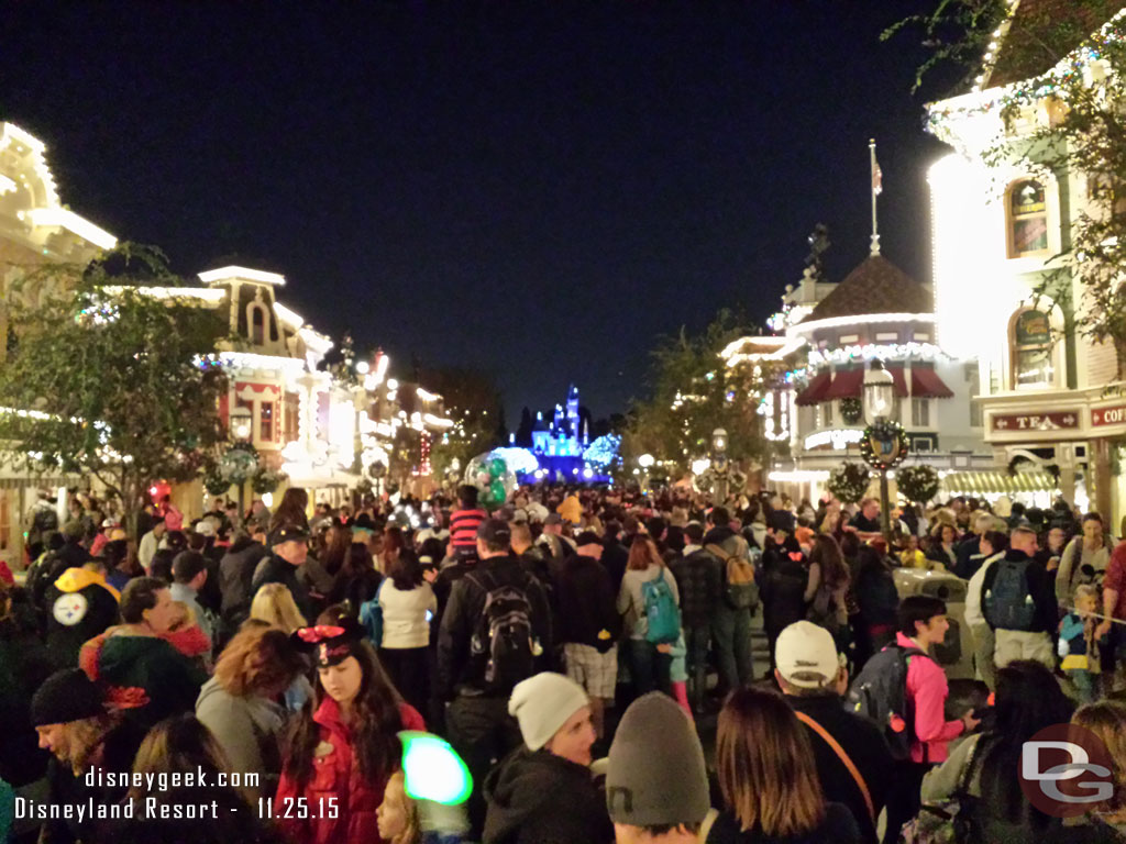 Ready for the first Disneyland Forever showing of the evening.  It started at 6:30pm