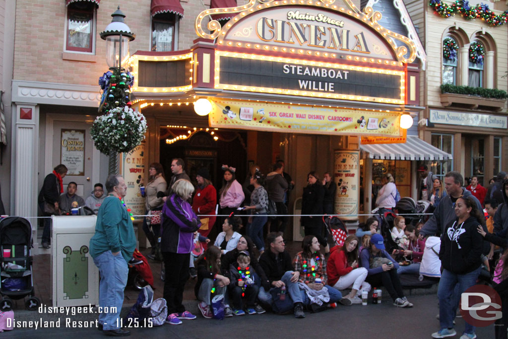 About an hour before Paint the Night.  The curb seating was gone but still plenty of space in the 2nd and 3rd rows.