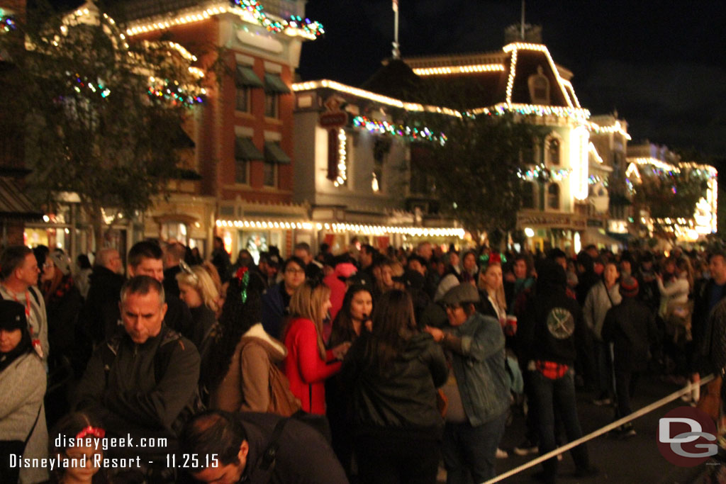 Back to Main Street, 5 minutes until Disneyland Forever.  A good crowd but not packed in.