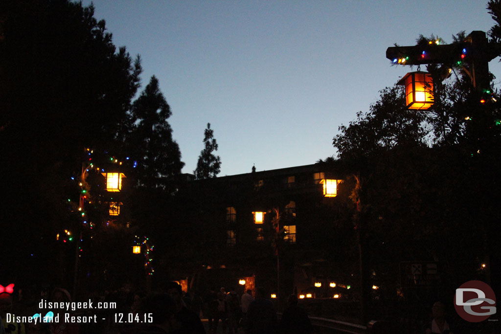 The Christmas lights on several light posts in Grizzly Peak Recreation Area were not on.