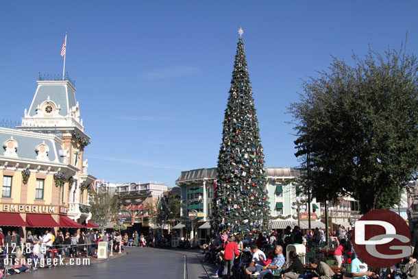 Nice to be back at Disneyland and in Town Square after being at WDW last week.