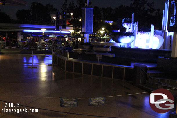 The Tomorrowland Terrace dance floor is roped off and not in use the last 7 hours of the Disneyland operating day.  The last Jedi Training ends around 5pm.