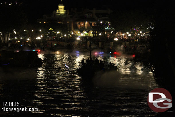 Behind us they were preparing for Fantasmic testing the fog and lights.