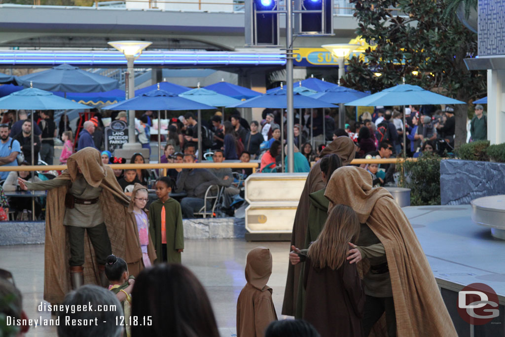 The Jedi and recruits arriving for the last show of the day.