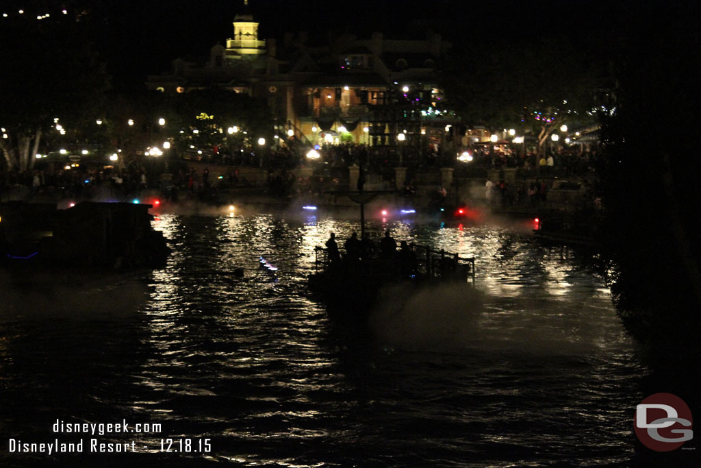 Behind us they were preparing for Fantasmic testing the fog and lights.