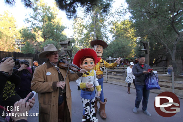 Farley the Fiddler provided music and Woody and Jessie joined him after the running.