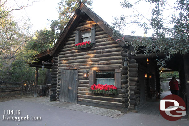 A last look at the cabin before exiting the ranch.