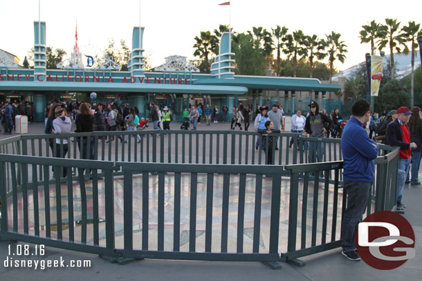 The center of the Esplanade was fenced off.  Guessing due to the rains.. this area is extremely slippery when wet.