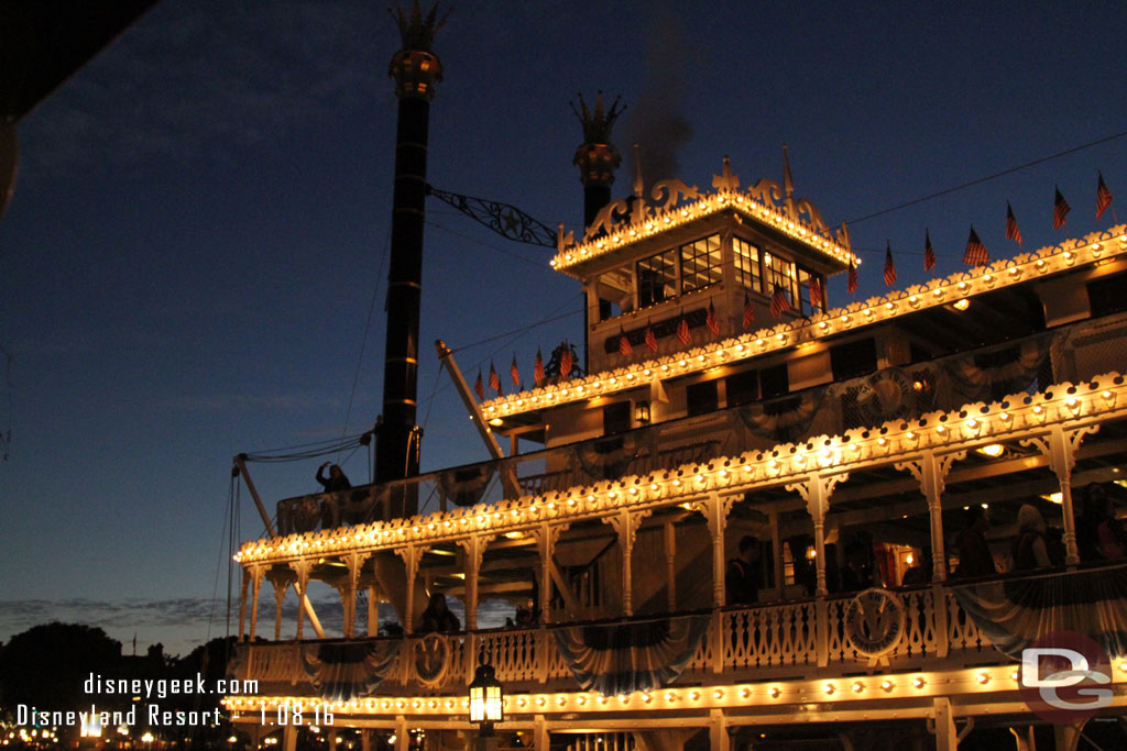 Waiting to board the final Mark Twain cruise of the day.