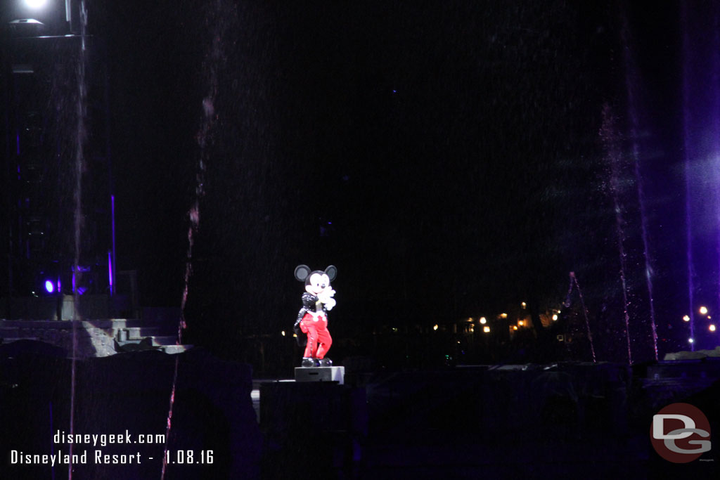 Fantasmic shuts down on Sunday as well and will not return for 12-18 months.