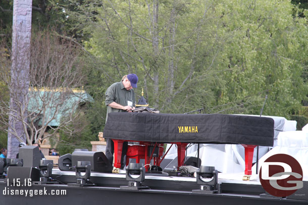 The segment featured Elton John performing.  Here is his piano.