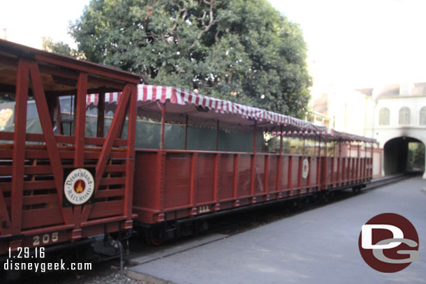 Interesting they had the cars blocking the cast member path so they had to walk by the station and guests vs cutting across the track and into New Orleans Square.