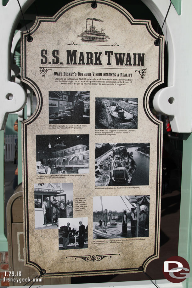 A couple of signs with historical photos and information on the Mark Twain have been added to the queue area.