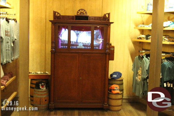 In the back of the store is a music box / jukebox.