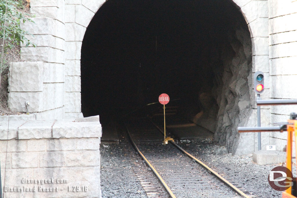 A marker indicating the track ends ahead.