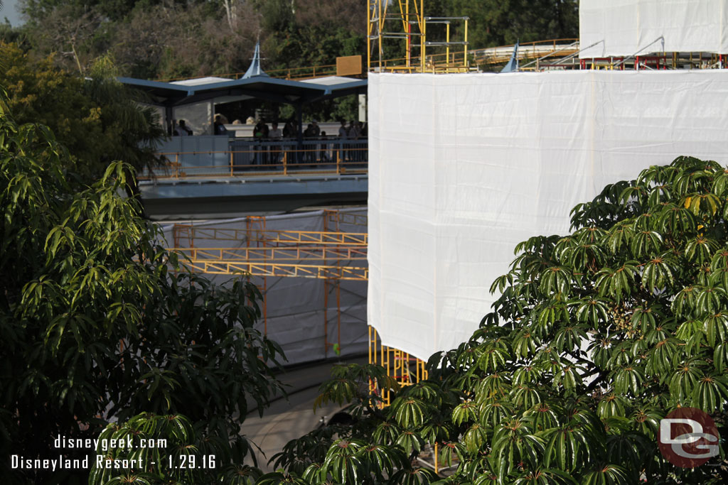 Thought this was interesting.  The lower level wrap/wall is attached to scaffolding that spans the track.  Guessing this was done because of the subs and Monorail queue over there.