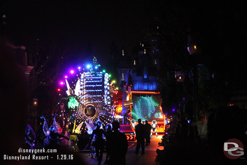 Found a spot for Paint the Night about 15 minutes before the start of the parade.