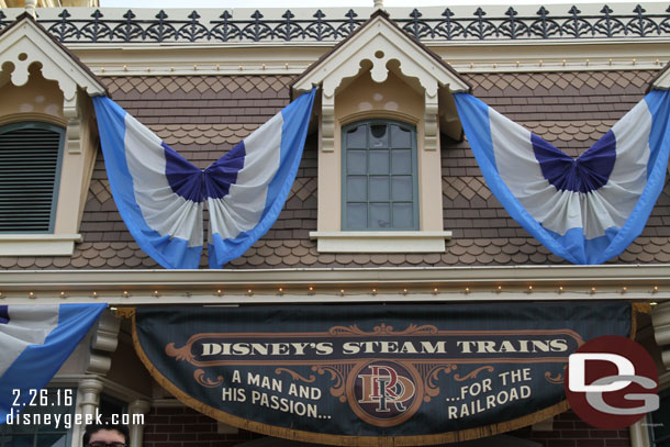 The same sign that is on the gallery is also on Main Street Station.