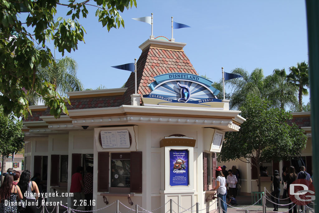 The new signs for the ticket booths are not in operation yet.  Assuming they will be Sunday when the new pricing goes into effect.