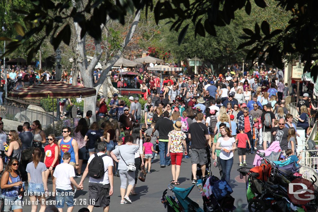 Looking toward Frontierland.  What ever happened to off season?