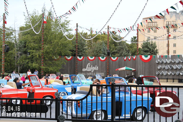 Exited the queue building and had a good look at the cars at 2:20pm, about an hour after entering the line.