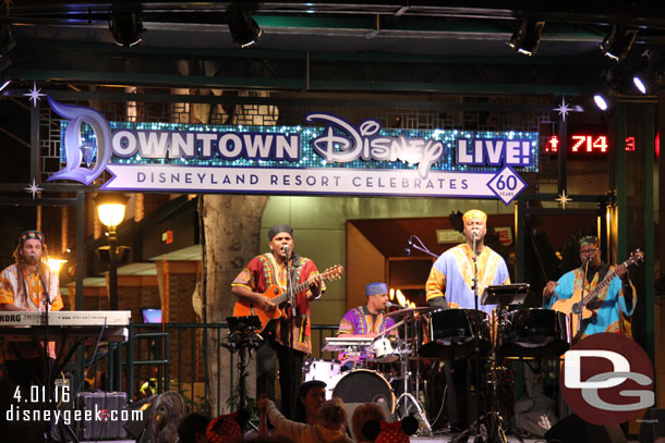 A reggae band in Downtown Disney