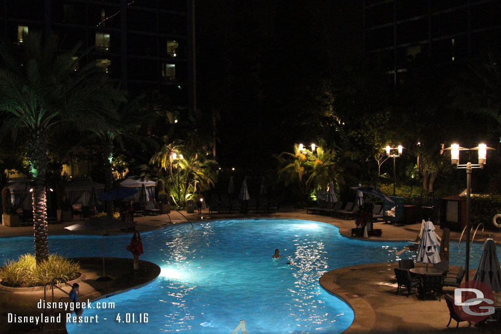 The pool reopened several weeks ago at the Disneyland Hotel but I had not walked by... so here is a picture.  A couple guests out this evening.