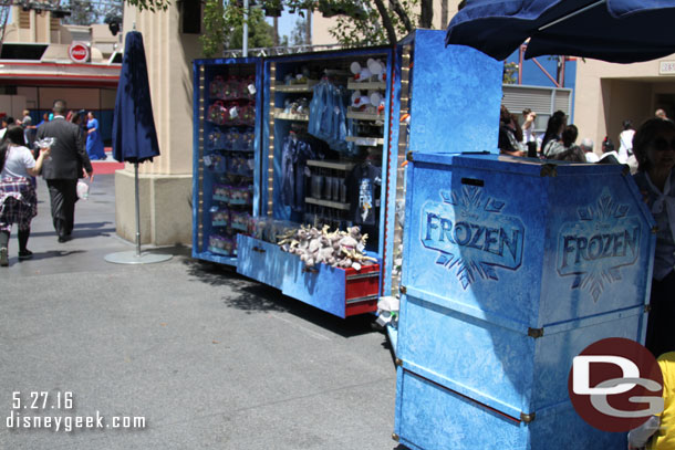 The temporary merchandise cart/location is back and features Frozen merchandise.