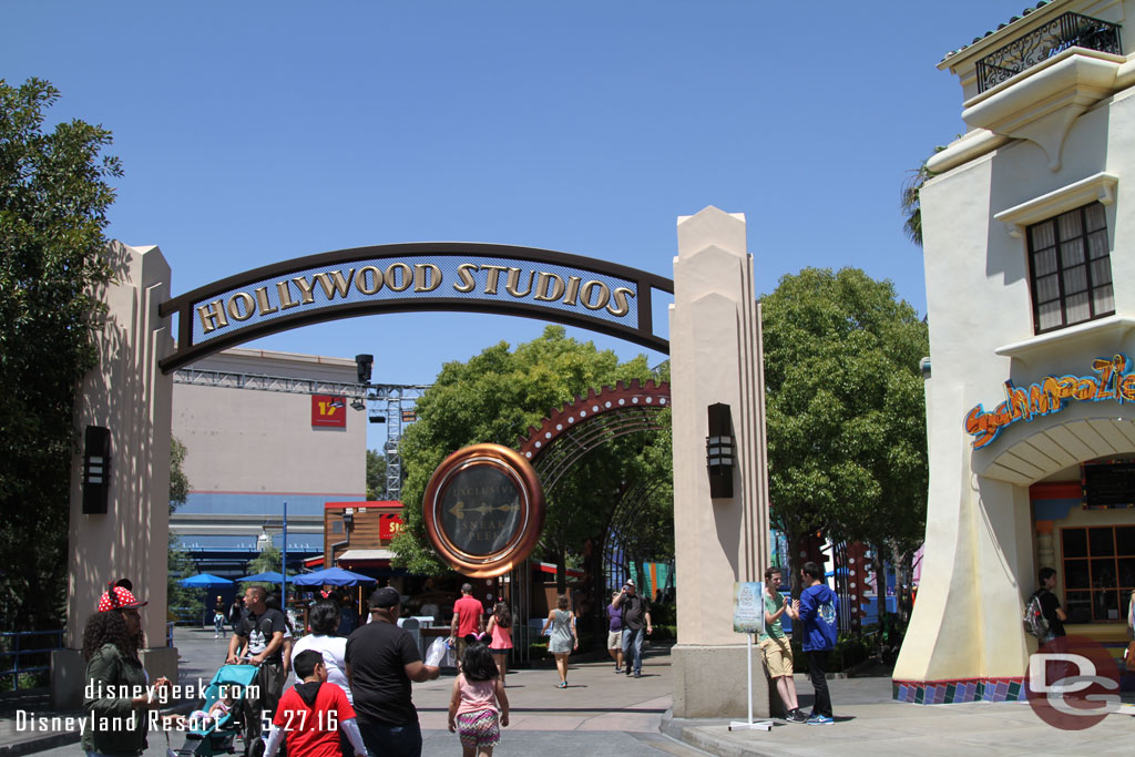 Another smaller sign for the preview near the arch.