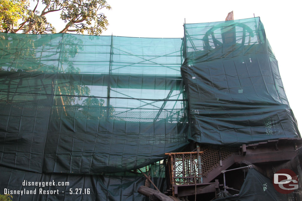 The reason the bridge is closed.. the scaffolding takes up the walkway.