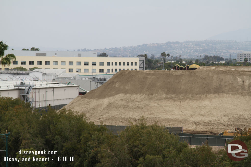 Starting off this visit (like all the other recent ones) at the Mickey and Friends parking structure checking out the Star Wars construction.  A pan from the left to right starting at the large dirt mountain that was created.