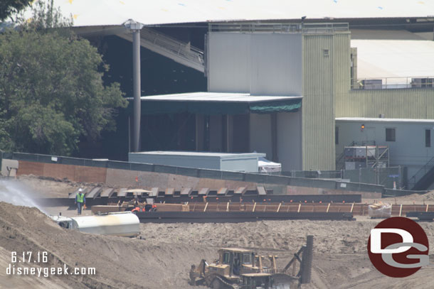 Way in the back looks like steel i-beams onsite now.