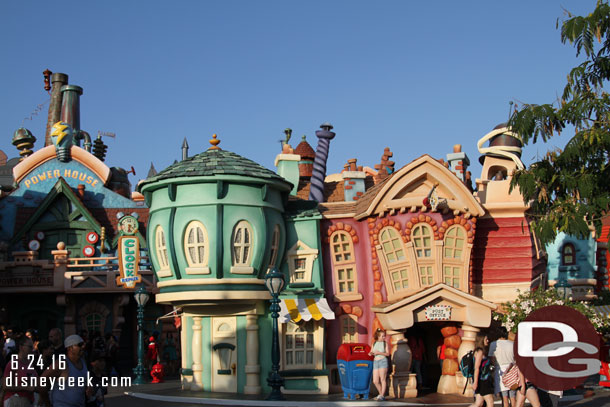 Random picture of Toontown as I walked through, nothing noteworthy going on.