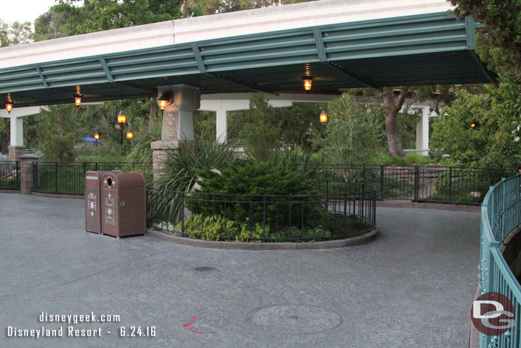 This area in Fantasyland across from the Matterhorn is no longer a smoking area.  It was very pleasant to walk through the area now.  And depending on the breeze guessing those in line appreciate it too.