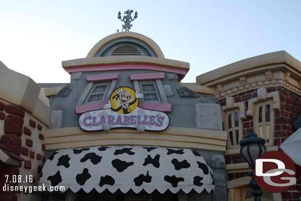 Clarabelles features frozen yogurt again.