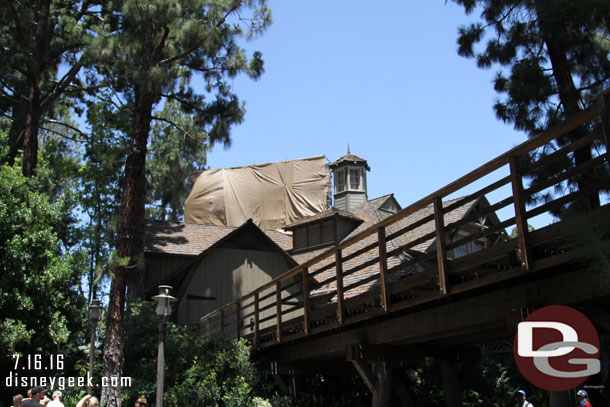 Some work on the Hungry Bear roof.