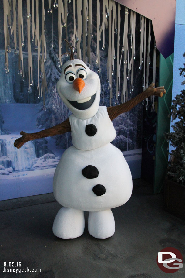 Olaf had no wait so we stopped by to say hi.