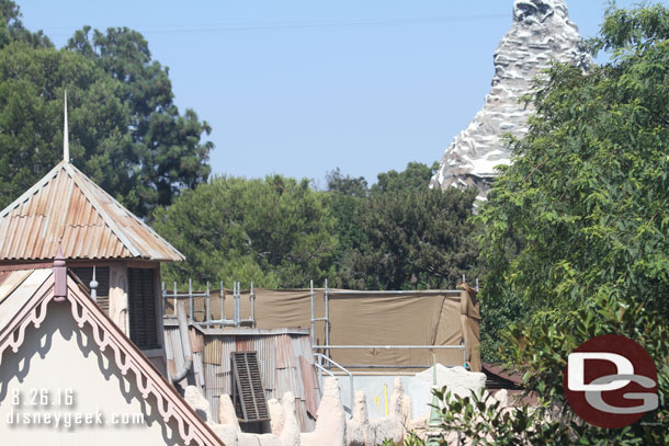 Renovation work continuing on the rooftop of Adventureland/Frontierland.