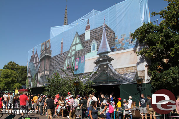 Exterior renovation work is underway on Peter Pan. It did not shorten the line at all.