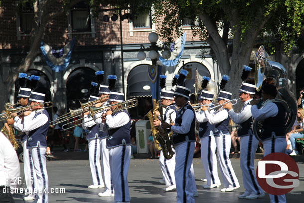 As I was leaving the Disneyland Band was out again.