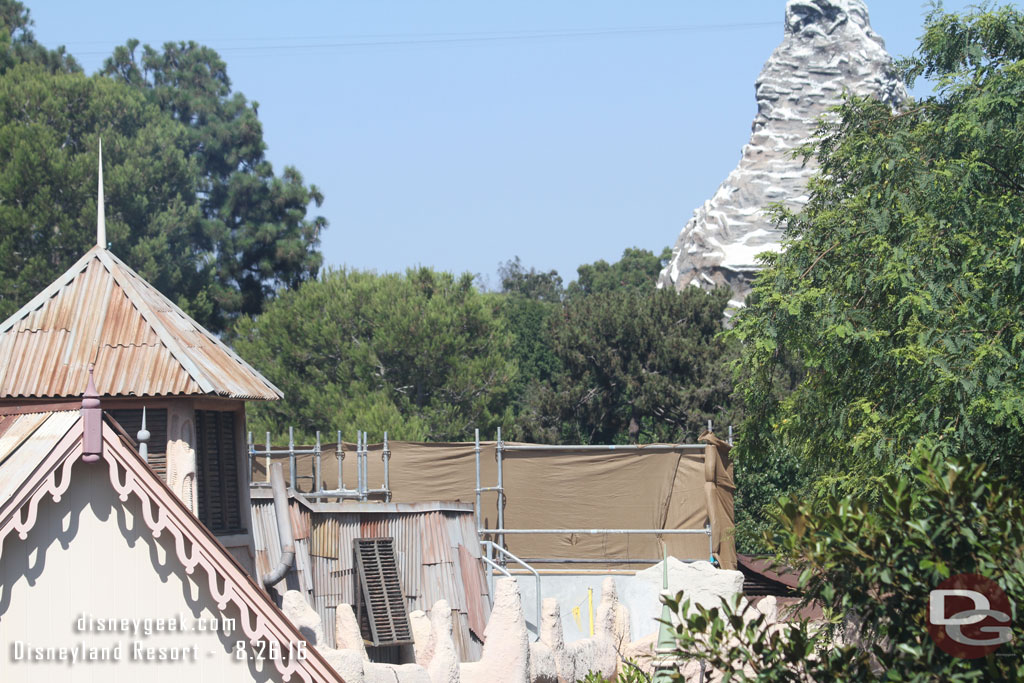 Renovation work continuing on the rooftop of Adventureland/Frontierland.