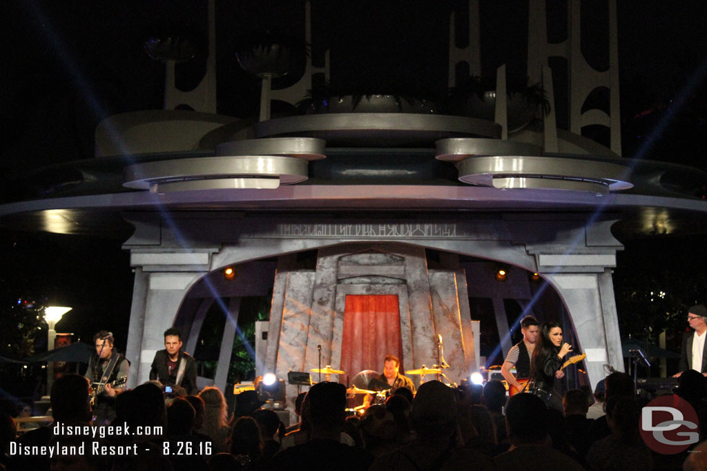 Two visits in a row Tomasina performing at Tomorrowland Terrace.   I was really hoping for someone else.   But nice to see live music back and a healthy crowd.