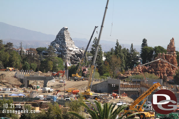 Continuing to the right you can see the Frontierland tunnel and then the Fantasmic backstage marina structure.